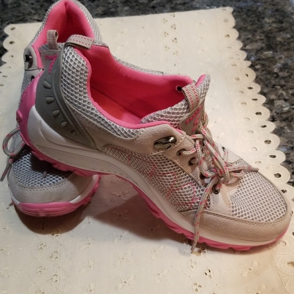 Fashion s size 9 and 1/2 sneakers - Picture 2 of 3